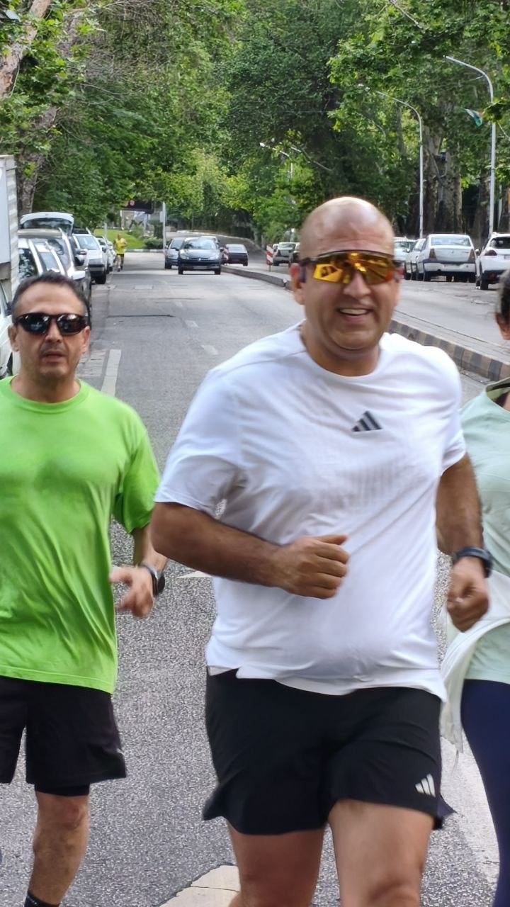 لبخند در حین دویدن؛ باز آ